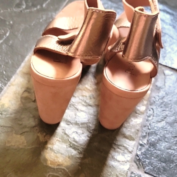 PEDRO GARCIA sandals 40. Gorgeous! NWOT Beautifully crafted in Spain $595 Orig! - Picture 9 of 14